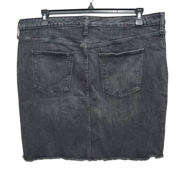 Universal Thread Womans Black Wash Distressed Frayed Hem Denim Skirt Plus 18/34R - Picture 8 of 8